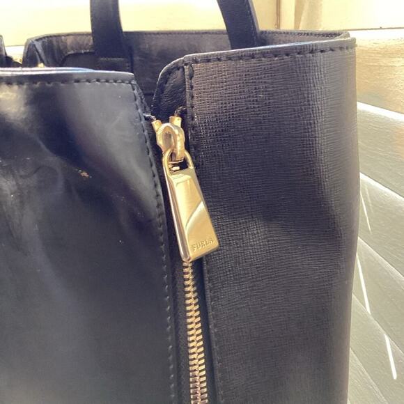 FURLA BLACK SIDE ZIP LEATHER TOTE - Picture 3 of 12